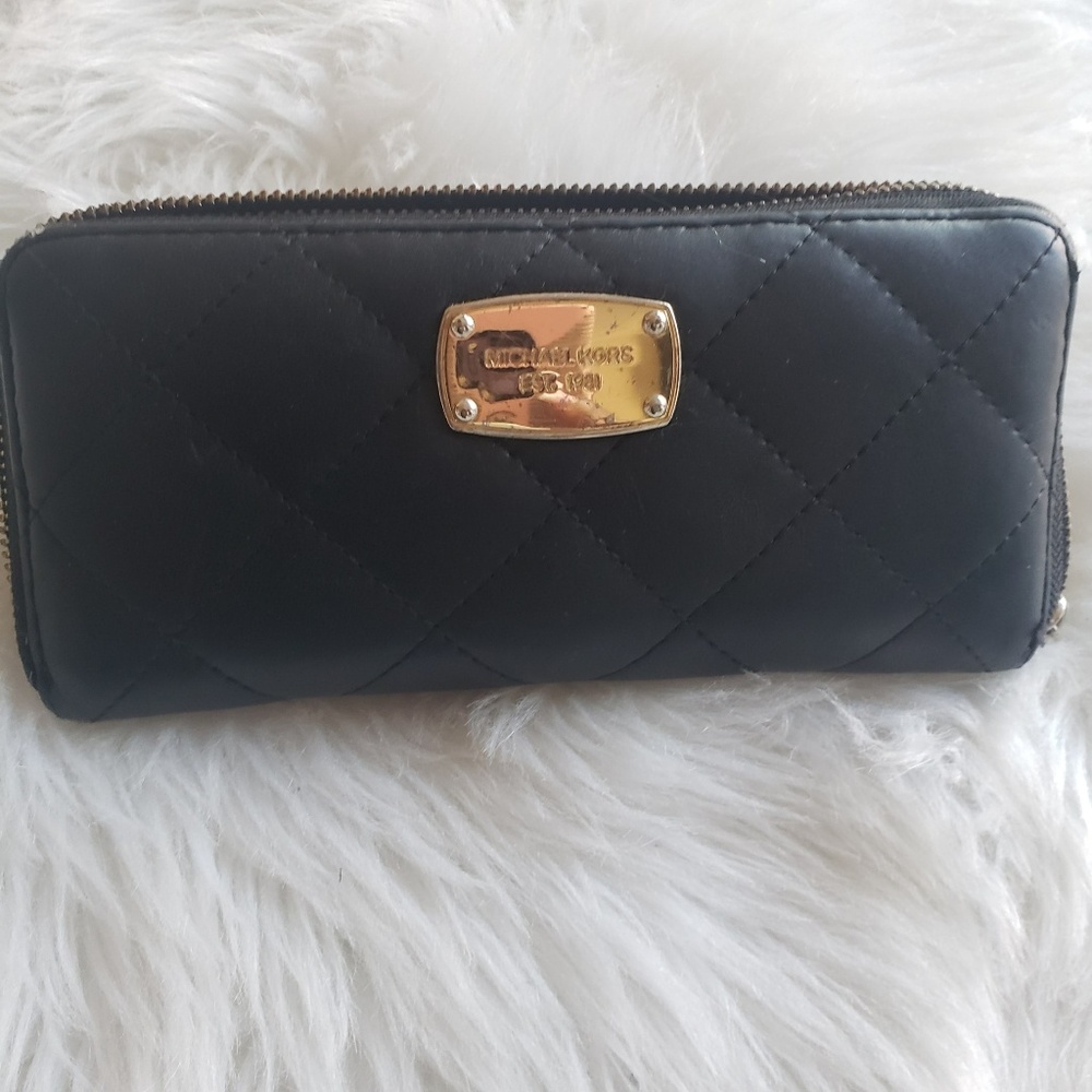 Michael kors wallet